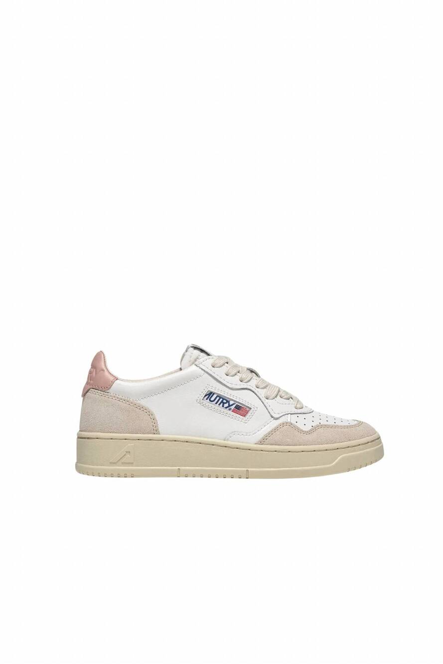NEW AUTRY women's medalist low sneaker in white